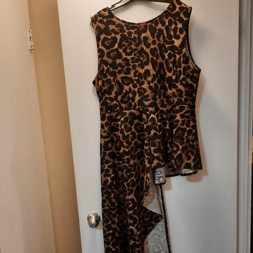 Blush Leopard Top - Picture 2 of 2
